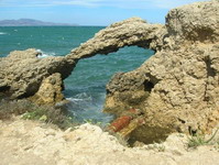 Arco que se encuentra en la margen derecha de la playa del Portixol