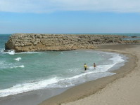 Playas de Ampurias. Playa del Moll grec, Playa del muelle griego